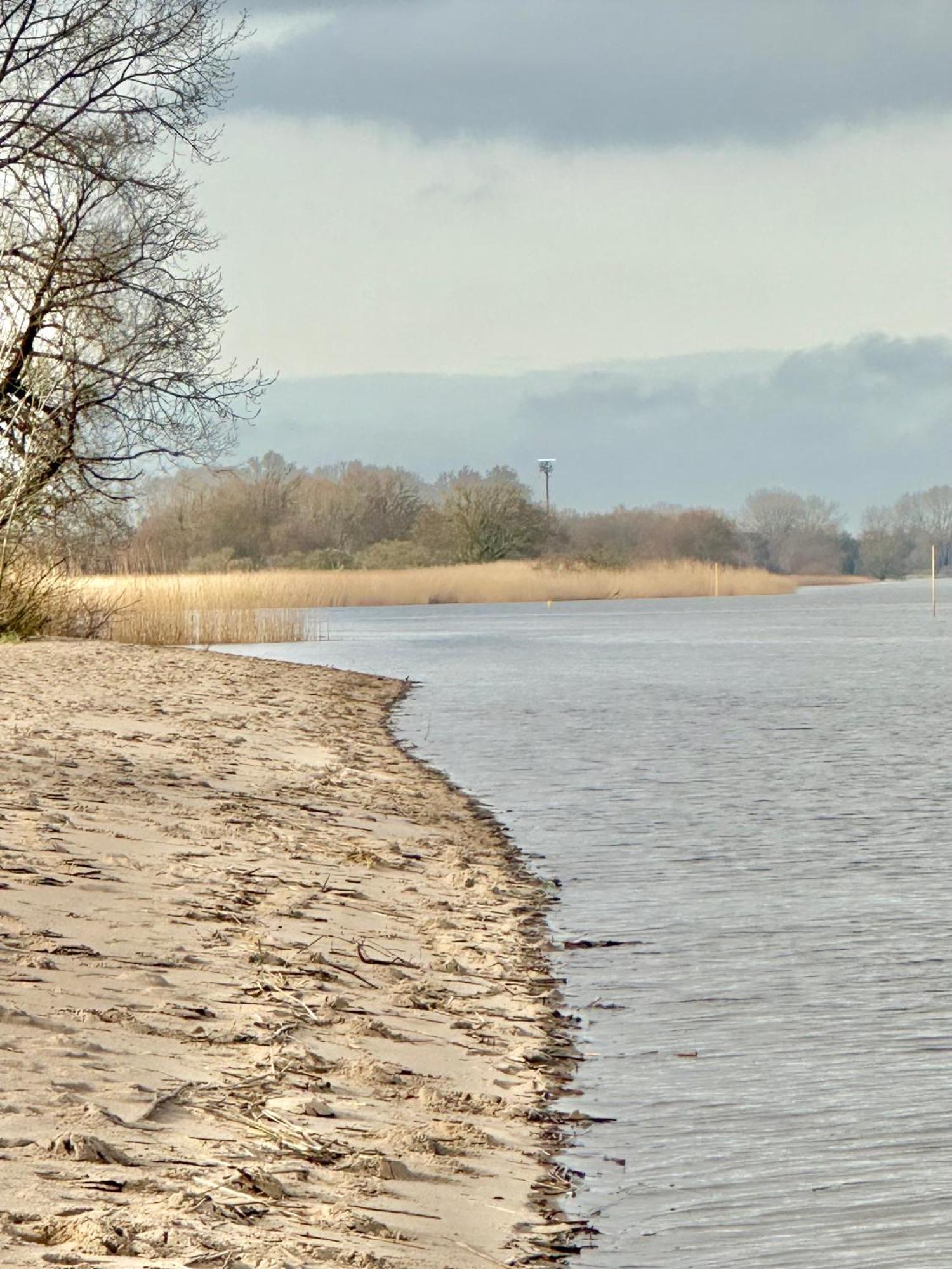 ברנה Gaestehaus Weserblick Am Weser-Sandstrand מראה חיצוני תמונה