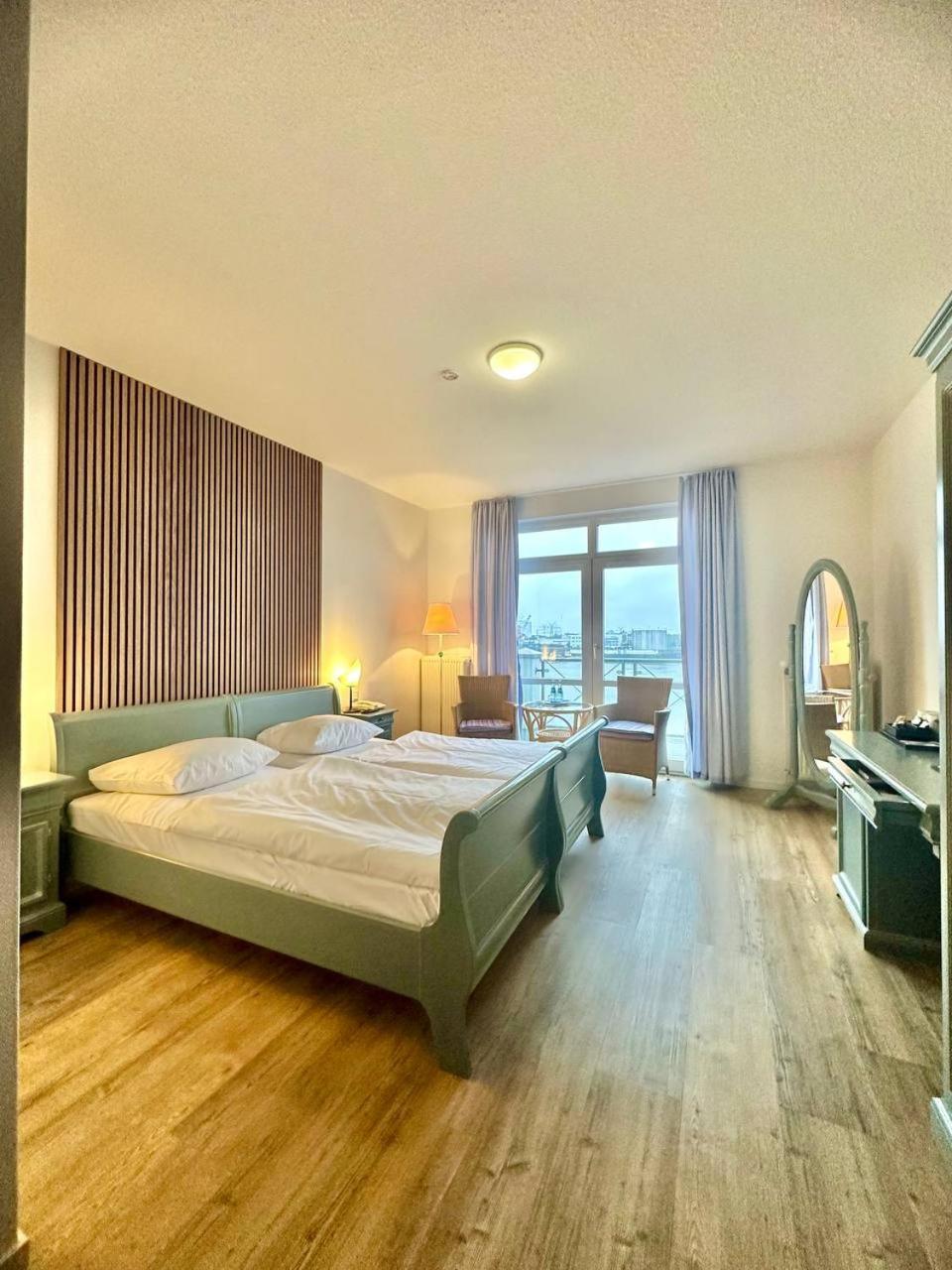 ברנה Gaestehaus Weserblick Am Weser-Sandstrand מראה חיצוני תמונה