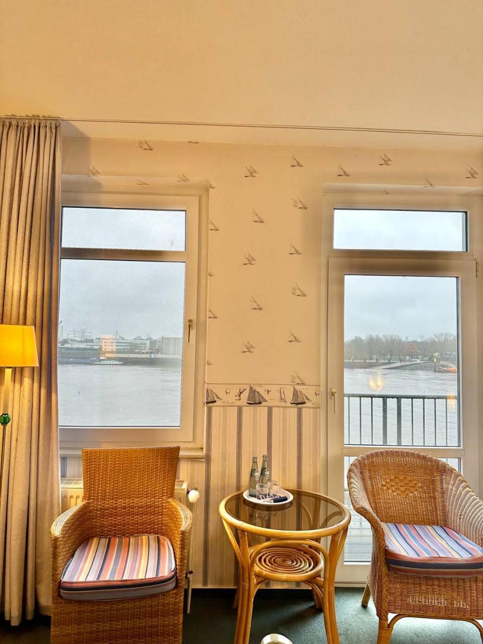 ברנה Gaestehaus Weserblick Am Weser-Sandstrand מראה חיצוני תמונה