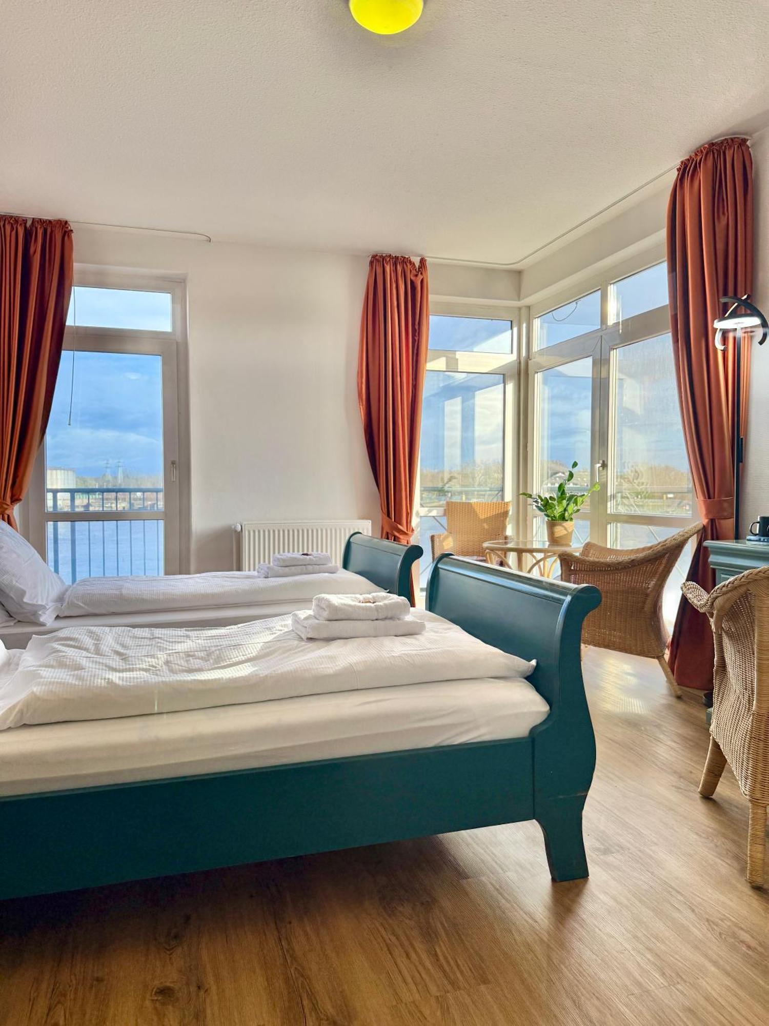 ברנה Gaestehaus Weserblick Am Weser-Sandstrand מראה חיצוני תמונה